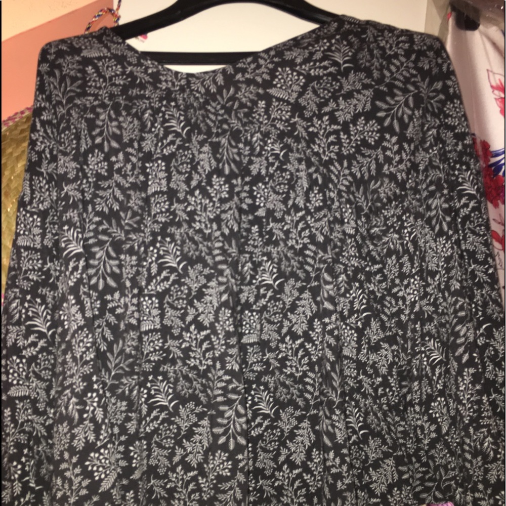 Cute old navy top. Worn a handful of times